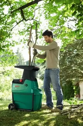 Električna seckalica - drobilica za grane  AXT 22 D BOSCH