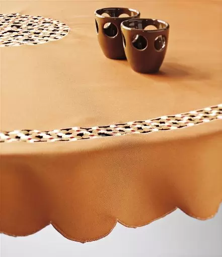 Stolnjak BRITTA pr.140cm raz