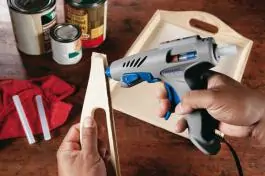 Pi&scaron;tolj za lepljenje 940 Dremel