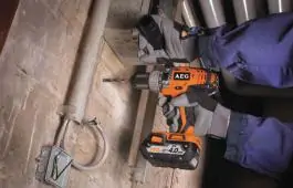 Akumulatorska udarna bu&scaron;ilica 18V BSB 18C Li-402C AEG