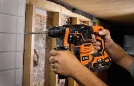 Akumulatorska udarna bu&scaron;ilica SDS+ BBH 18Li AEG