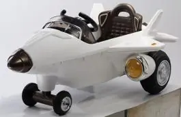 Auto na baterije jednosed u obliku aviona 217 beli