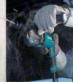 Elektro-pneumatska bu&scaron;ilica SDS-plus HR2300 Makita