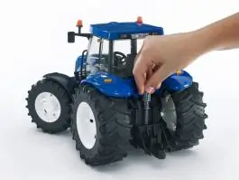 Traktor New Holland T8040 BRUDER
