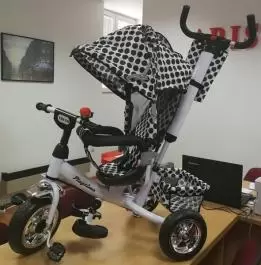 Tricikl sa podesivim nagibom naslona model 407 crno-beli