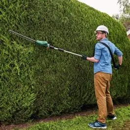 Akumulatorske teleskopske makaze za živu ogradu UniversalHedgePole 18 Bosch