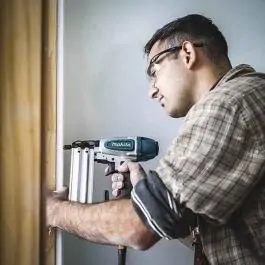 Pneumatski zabijač eksera AF506 MAKITA