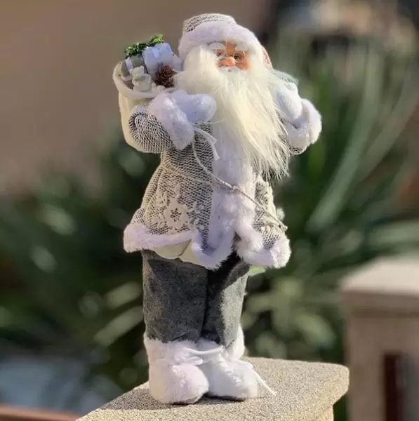 Deda Mraz sa džakom i krpljama srebrni 45 cm
