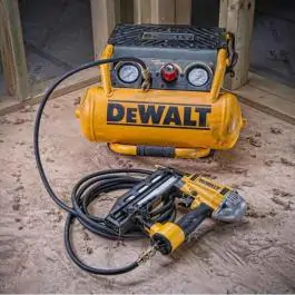 DeWalt DPC10RC kompresor bezuljni 10L 1500W