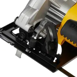 Kružna testera DeWALT DWE5615 – Snažna 1500W za precizno sečenje drva i građevinskih materijala