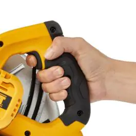 Kružna testera DeWALT DWE5615 – Snažna 1500W za precizno sečenje drva i građevinskih materijala