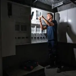 Bosch GLI 18V-800 Akumulatorska LED lampa, bez baterije i punjača 0601443600