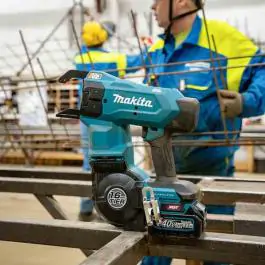 Makita TR001GZ akumulatorska ma&scaron;ina za vezivanje armature 40V XGT