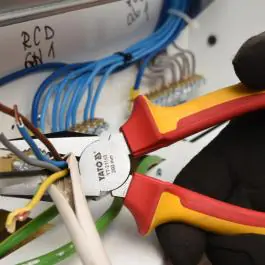 YATO kombinovana kle&scaron;ta izolovana 200 mm VDE YT21153