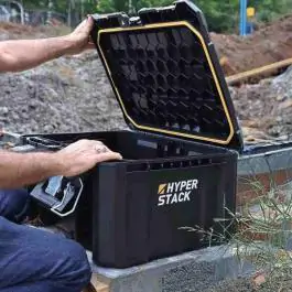 CAT kofer za alat DA41003 &ndash; 42,8 L, IP65, nosivost 45 kg