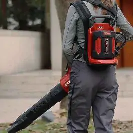 DCK KDLB58211BDM akumulatorski duvač li&scaron;ća 56V sa baterijom i punjačem