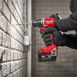 Milwaukee M18 BLDDRC-502C kompaktna aku bušilica-odvijač sa motorom bez četkica, 18 V