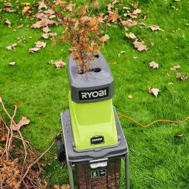 Drobilica (seckalica) za grane, 2500 W - RYOBI RSH2545B