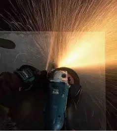 Ugaona električna brusilica 150mm 1050W GA6021 MAKITA