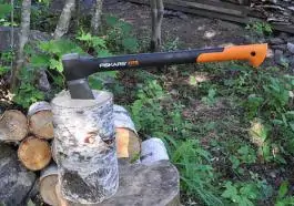 Sekira za cepanje X15 Fiskars