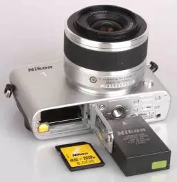 Digitalni fotoaparat 1 J3 sivi NIKON